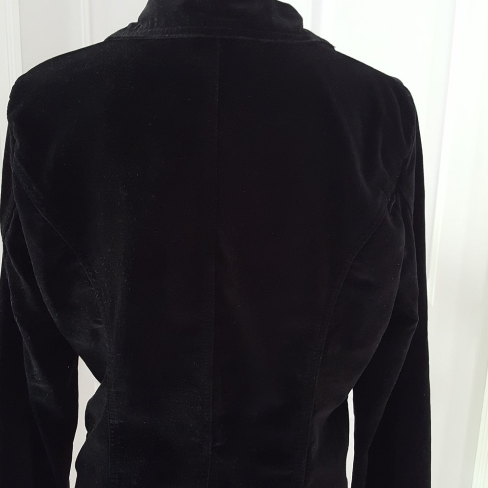 21:08 -  AT ⭐️ LAST  Fitted Velvet Like Jacket - Picture 4 of 14